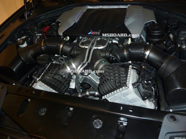 BMW-M5-F10-Motor