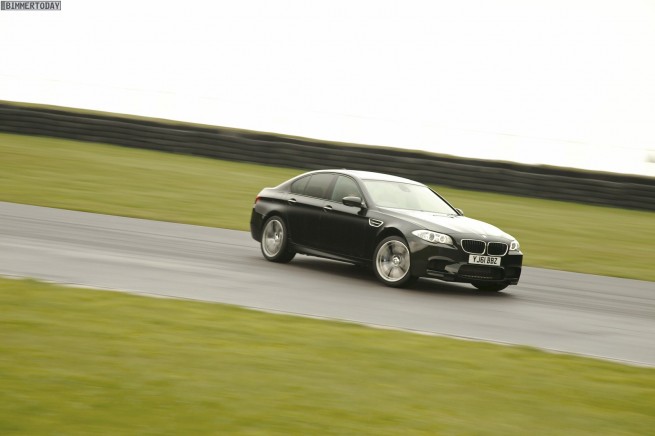 BMW-M5-F10-UK-RHD-Schwarz-10