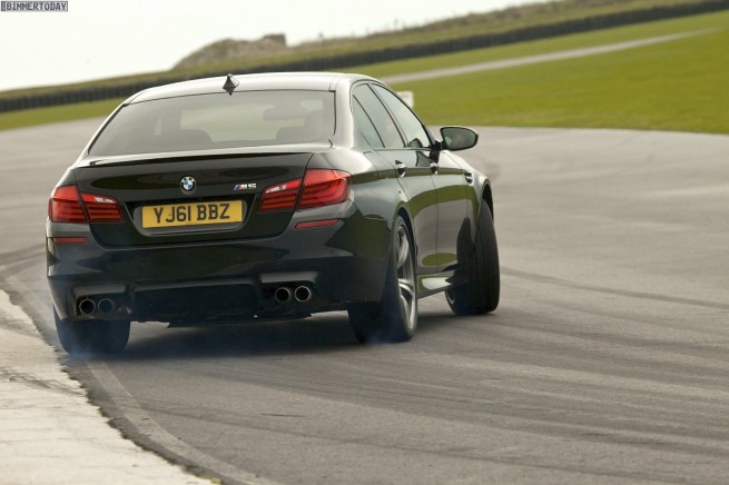 BMW-M5-F10-UK-RHD-Schwarz-11