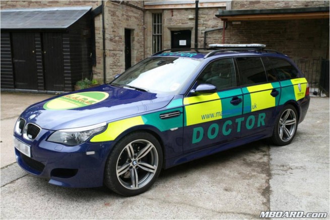 BMW-M5-Touring-E61-Notarzt-UK-01
