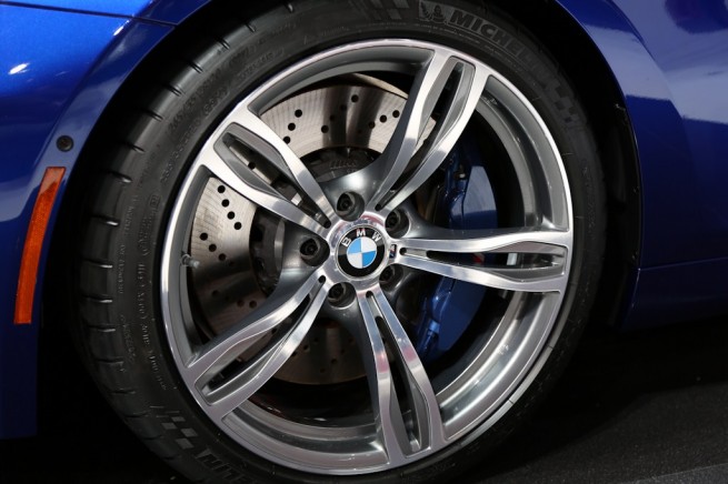 BMW-M6-Cabrio-F12-NY-2012-San-Marino-Blau-12