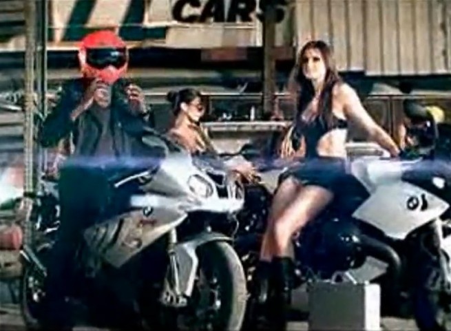 BMW-Motorrad-S-1000-RR-Product-Placement2