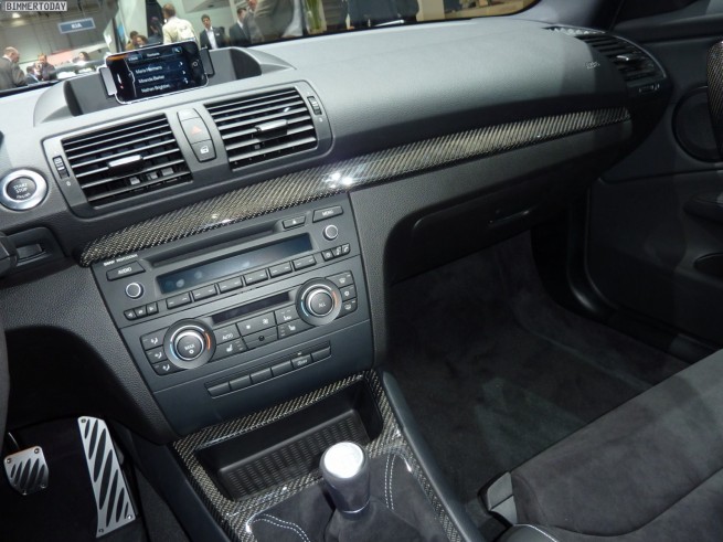 BMW-Performance-120d-E81-Genf-2011-Interieur-14