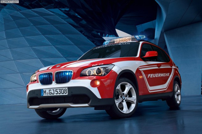 BMW-X1-E84-Feuerwehr-Notarzt-Einsatzfahrzeug-RETTmobil-2012-01