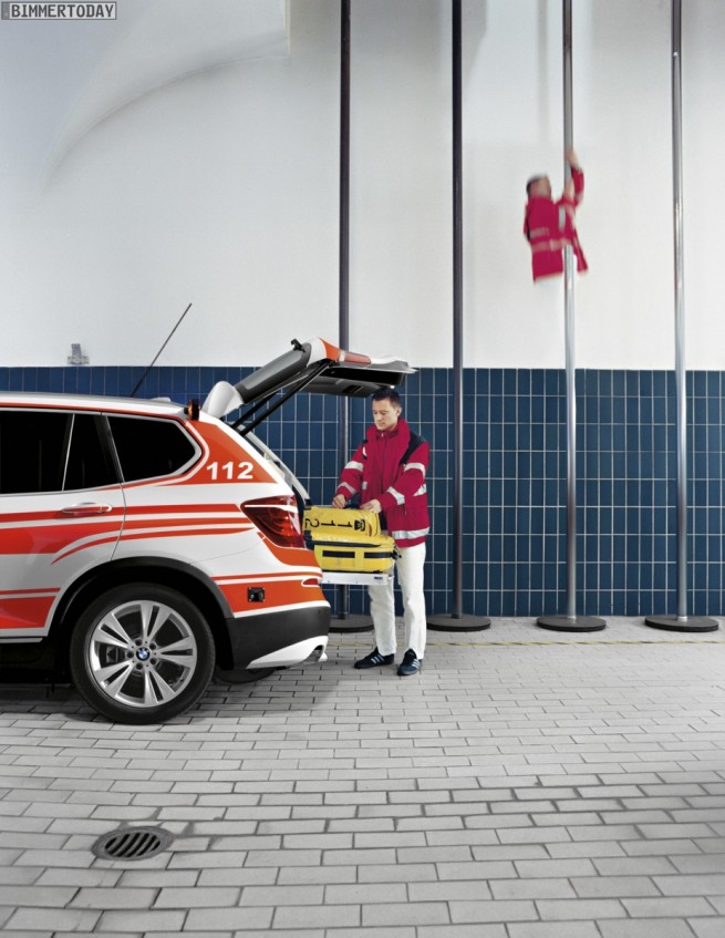 BMW-X3-F25-Feuerwehr-Notarzt-Einsatzfahrzeug-RETTmobil-2012-03