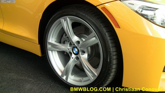 BMW-Z4-sDrive28i-NY2011-Atacama-18