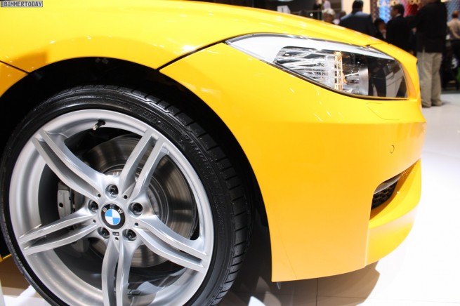 BMW-Z4-sDrive35is-Atacama-Gelb-Paris-2010-04