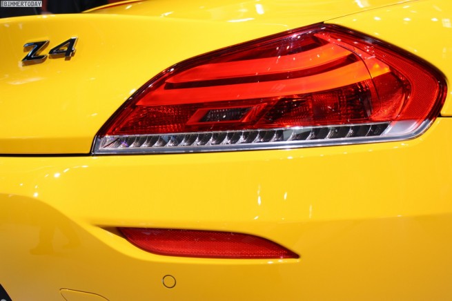 BMW-Z4-sDrive35is-Atacama-Gelb-Paris-2010-07