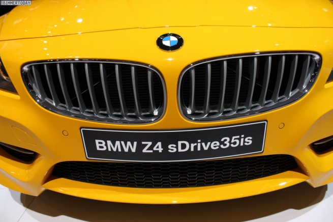 BMW-Z4-sDrive35is-Atacama-Gelb-Paris-2010-12