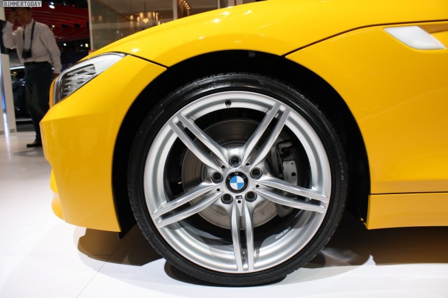 BMW-Z4-sDrive35is-Atacama-Gelb-Paris-2010-39