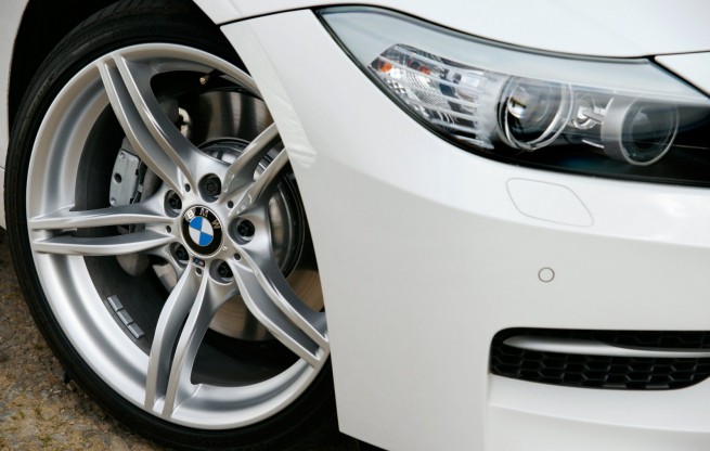 BMW-Z4-sDrive35is-white-UK-07