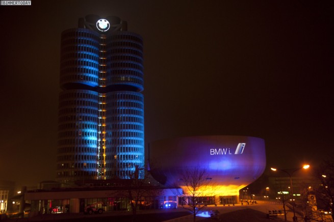 BMW-i-Projektionen-BMW-Welt-Museum-Vierzylinder-02