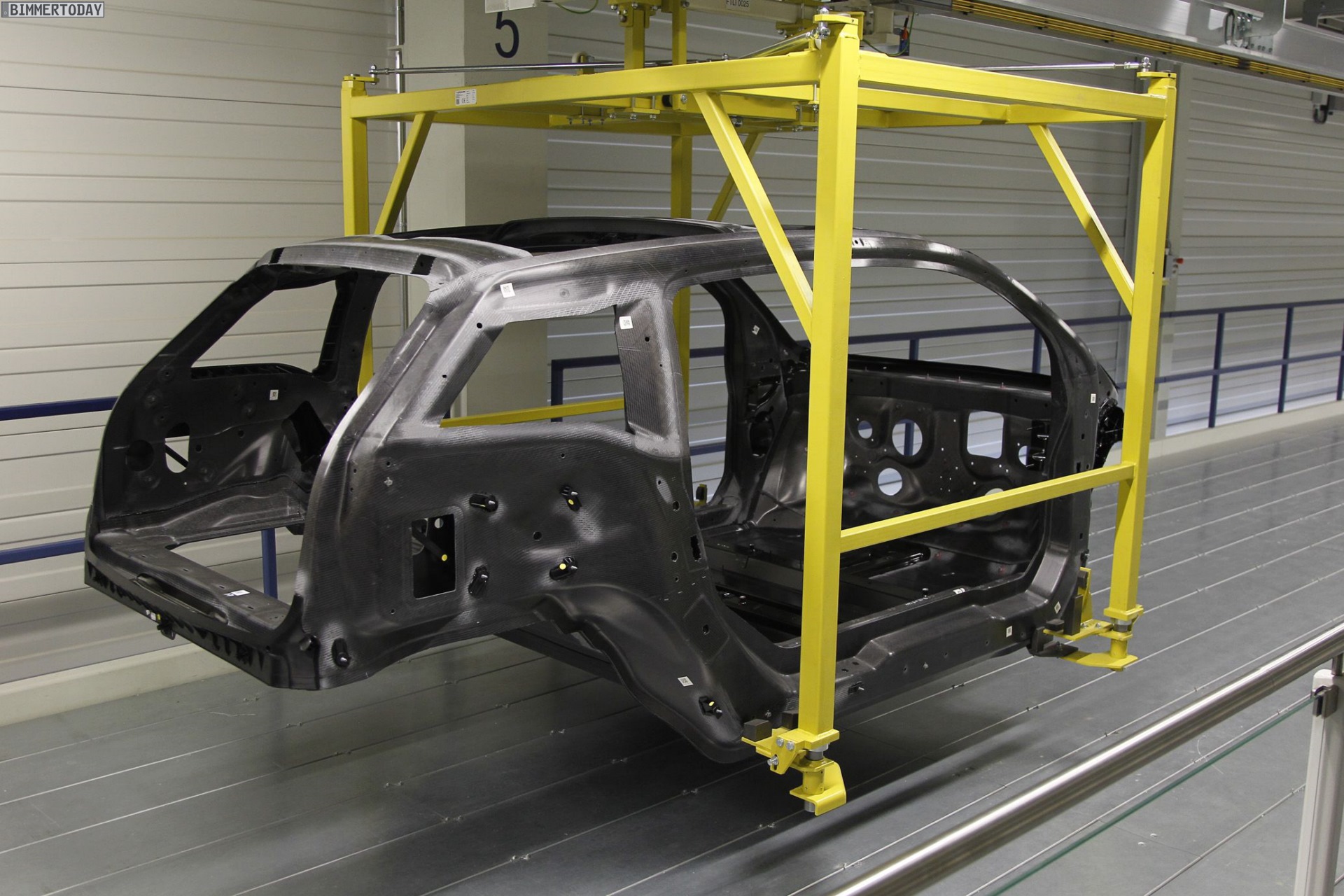  - BMW-i3-Carbon-Produktion-Leichtbau-Karbon-Faser-12
