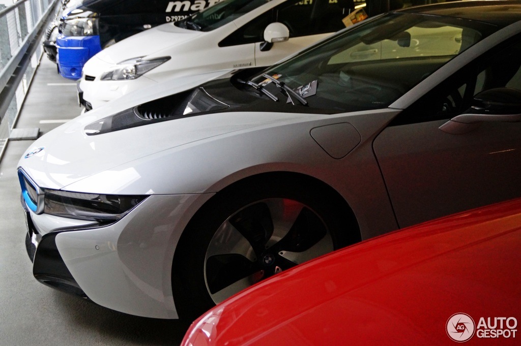 BMW-i8-Kristallweiss-Perleffekt-Live-Fotos-Autogespot-com-03.jpg
