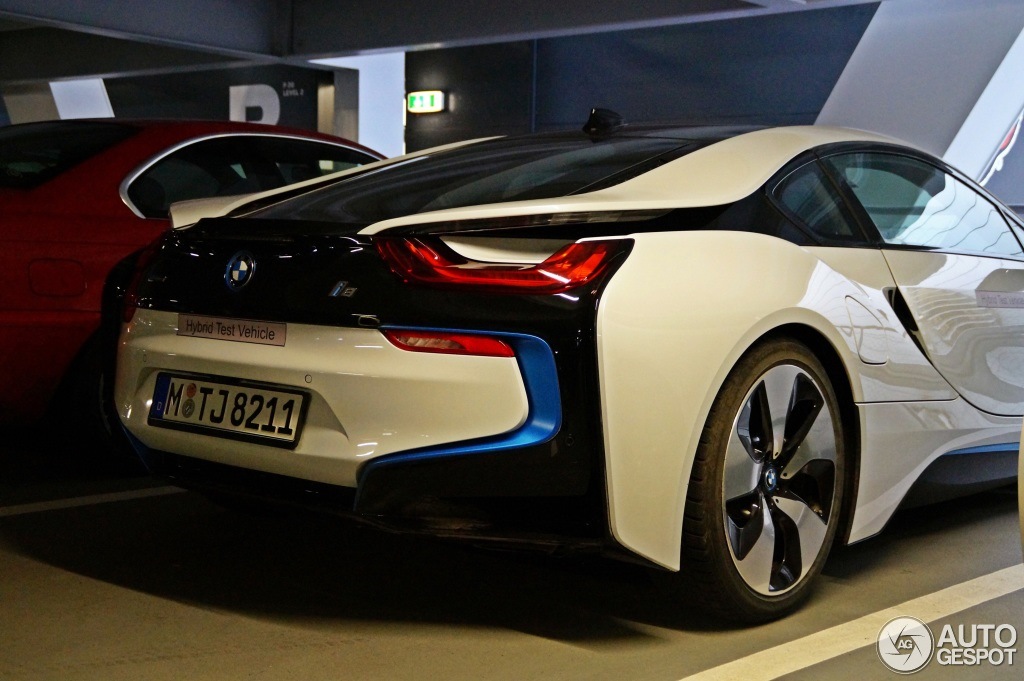 BMW-i8-Kristallweiss-Perleffekt-Live-Fotos-Autogespot-com-04.jpg