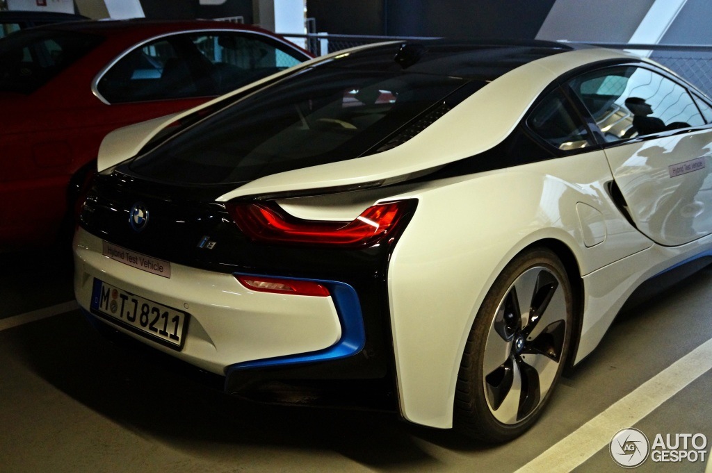 BMW-i8-Kristallweiss-Perleffekt-Live-Fotos-Autogespot-com-05.jpg