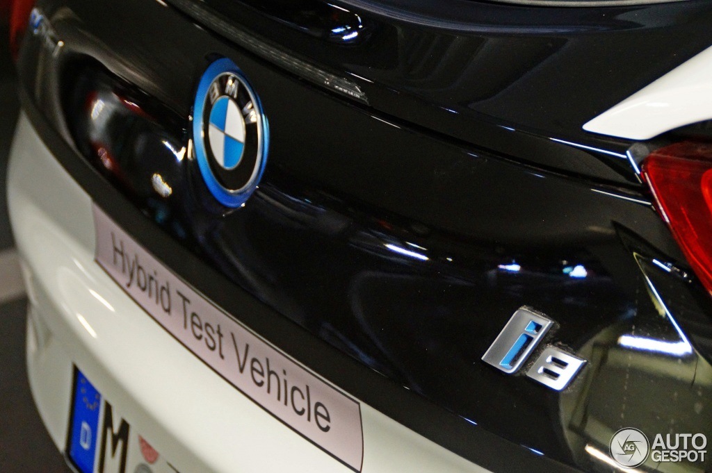 BMW-i8-Kristallweiss-Perleffekt-Live-Fotos-Autogespot-com-06.jpg