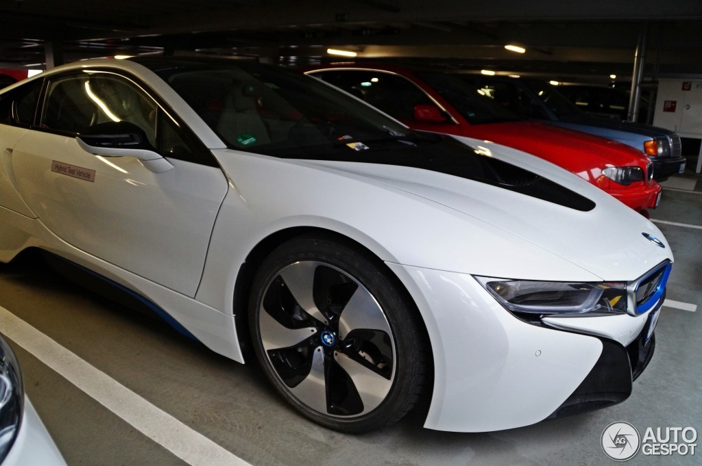 BMW-i8-Kristallweiss-Perleffekt-Live-Fotos-Autogespot-com-07.jpg