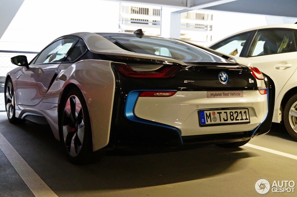 BMW-i8-Kristallweiss-Perleffekt-Live-Fotos-Autogespot-com-08.jpg
