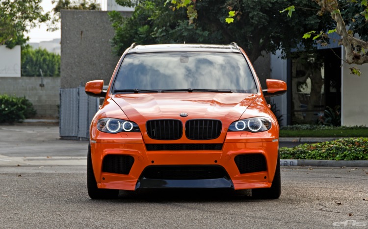 EAS BMW X5 M Tuning: Feuerorange trifft Power-SUV