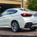 Live-Fotos: BMW X6 F16 mit M Sportpaket direkt neben X5 F15