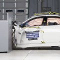 IIHS Small Overlap-Crashtest: BMW 5er F10 nur "Marginal" IIHS Small Overlap-Crashtest: BMW 5er F10 nur "Marginal"