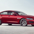 Bild-Vergleich: Jaguar XE 2015 trifft BMW 3er F30 Limousine