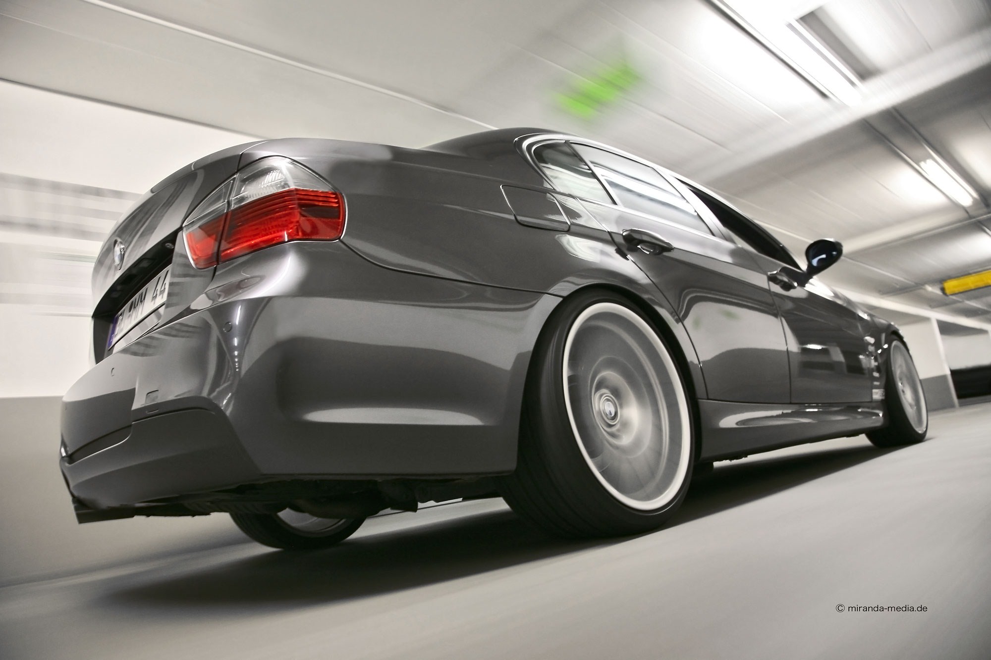Jordi-Miranda-BMW-Wallpaper-01.jpg