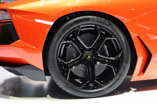 Lamborghini-Aventador-Genf-2011-15-655x436.jpg
