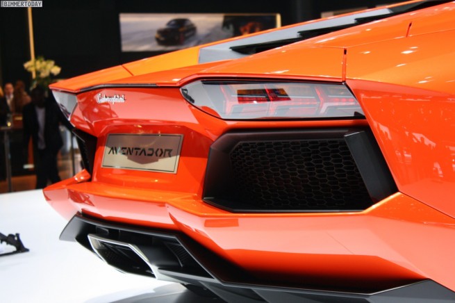 Lamborghini-Aventador-Genf-2011-16-655x436.jpg
