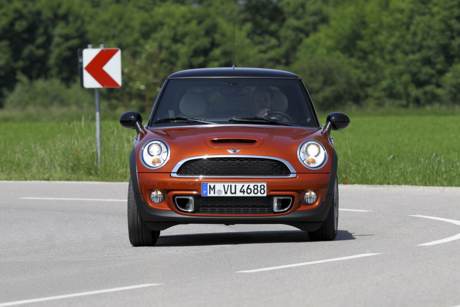 MINI-Cooper-S-R56-LCI-01.jpg