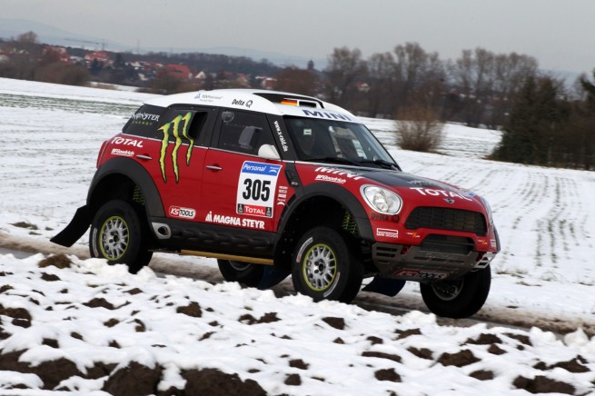 MINI-Countryman-X-Raid-ALL4-Racing-Dakar-2011-Preview-01