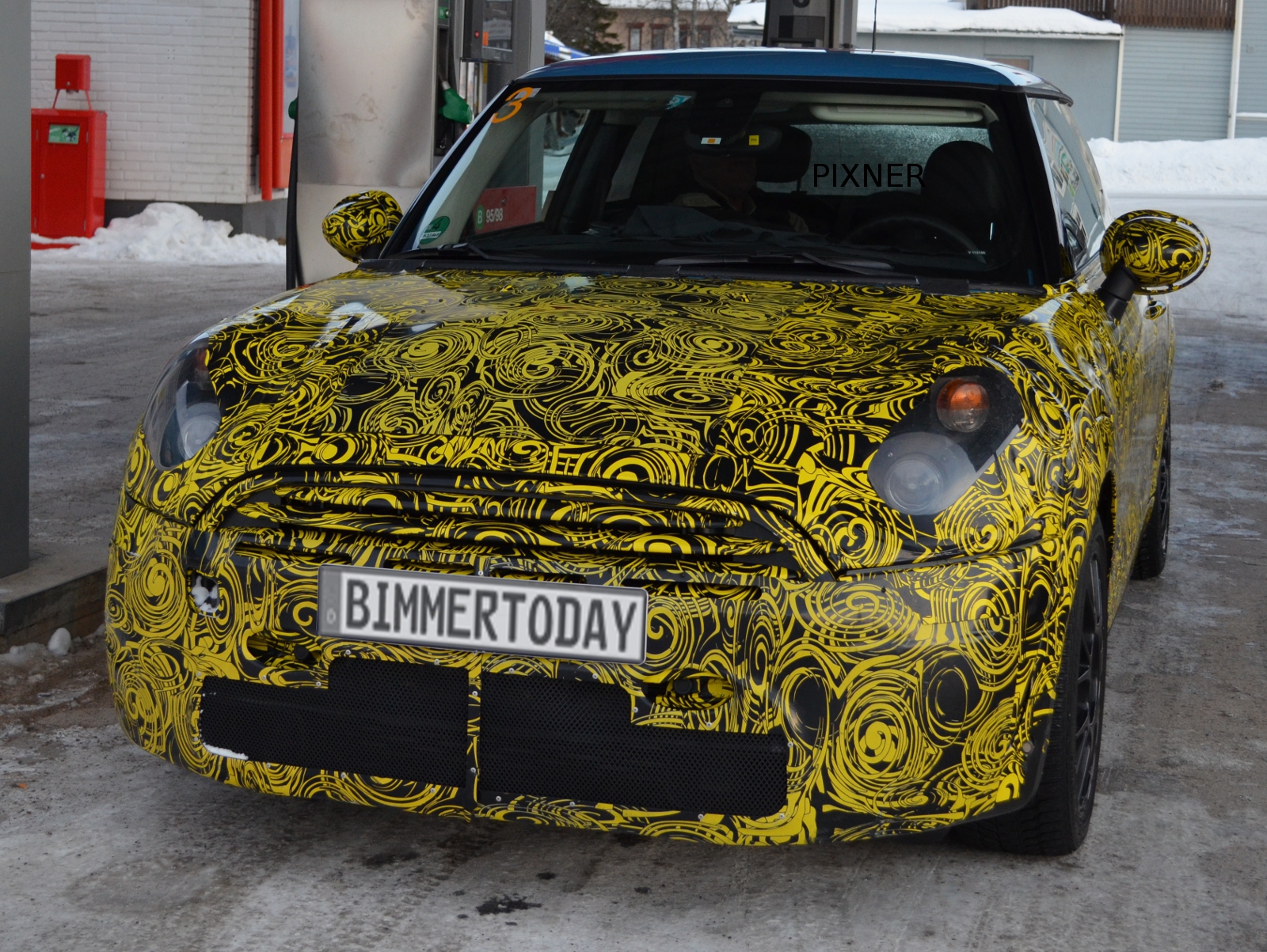 [Bild: MINI-F56-2014-Erlkoenig-03.jpg]