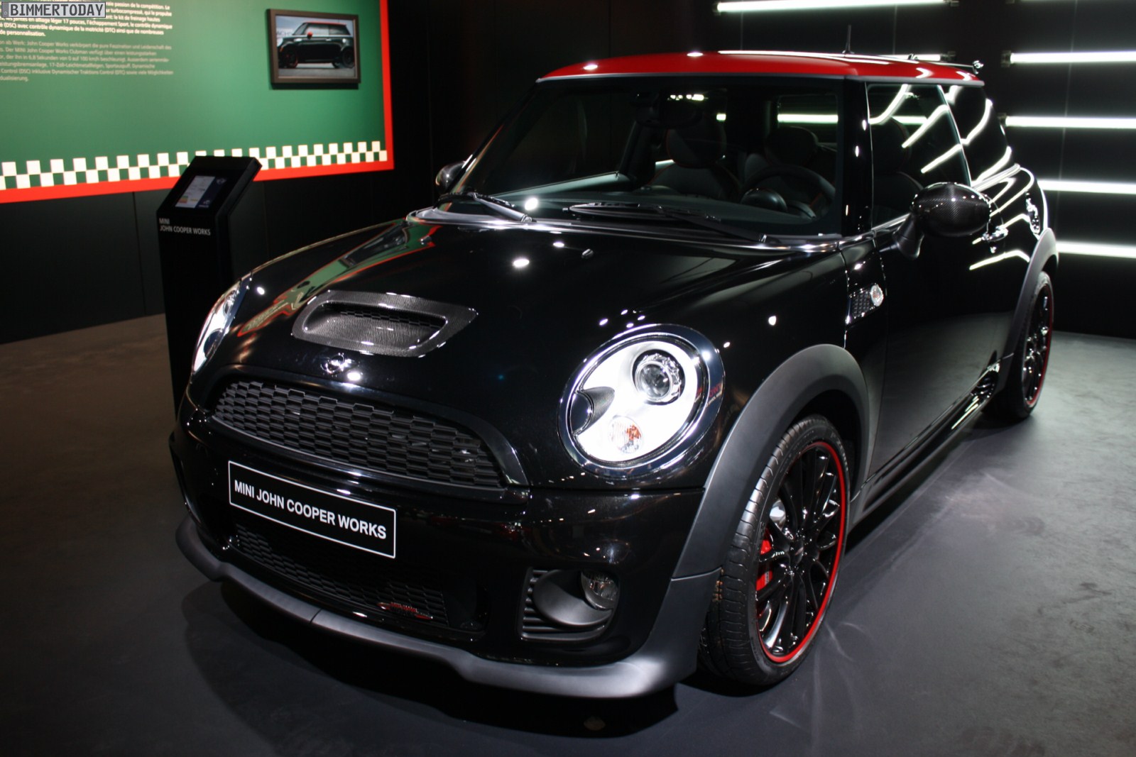 [Bild: MINI-JCW-R56-LCI-Genf-2011-03.JPG]