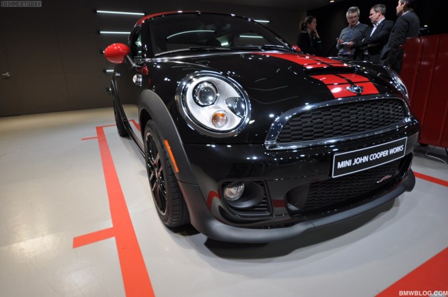 MINI-John-Cooper-Works-Coupe-R58-Detroit-Auto-Show-2012-09