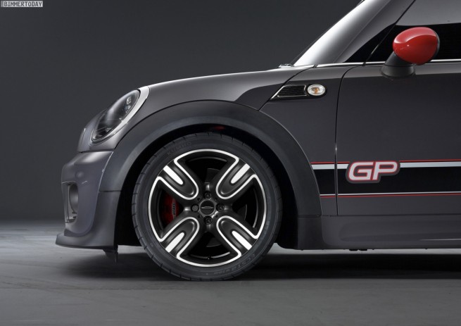 MINI-John-Cooper-Works-GP-2012-MINI-United-05