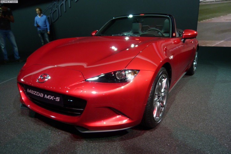 Mazda MX-5 2014: Generation 4 feiert Premiere auf Pariser Salon Mazda MX-5 2014: Generation 4 feiert Premiere auf Pariser Salon