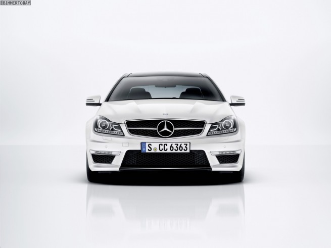 Mercedes-Benz-C63-AMG-Coupé-11