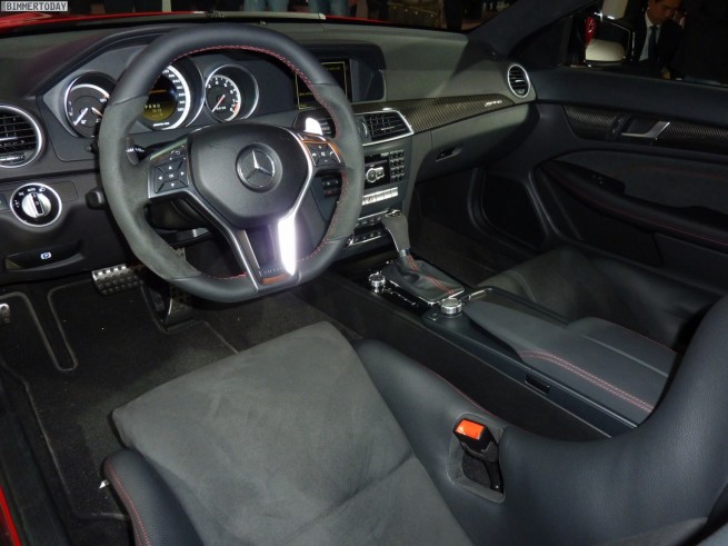 Mercedes-Benz-C63-AMG-Coupé-Black-Series-IAA-2011-01