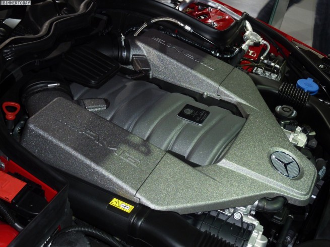 Mercedes-Benz-C63-AMG-Coupé-Black-Series-IAA-2011-03