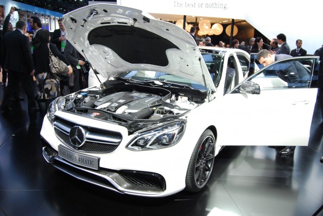 Mercedes-E63-AMG-4Matic-S-Modell-Detroit-Auto-Show-2013-05