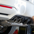 BMW M Performance Tuning am BMW M4 Coupé in Mineralweiss