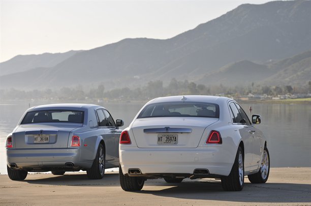 Rolls royce phantom vs bmw 760 #2