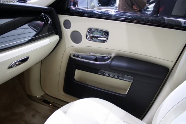 Rolls-Royce-Ghost-Bespoke-Silver-100-Paris-2010-01