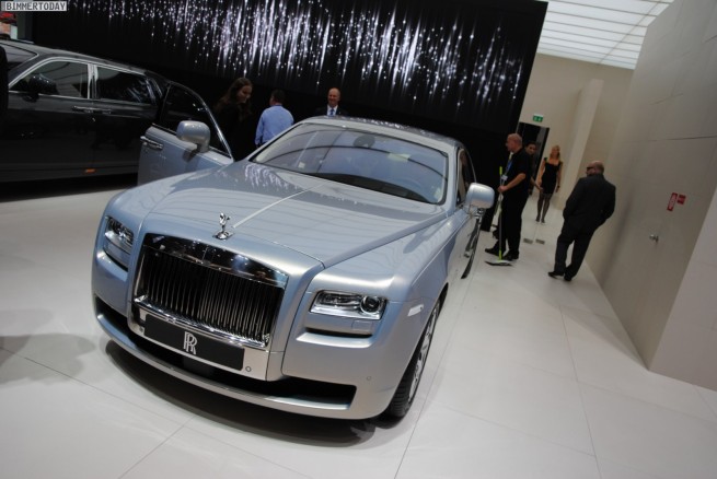 Rolls-Royce-Ghost-Bespoke-Silver-100-Paris-2010-04