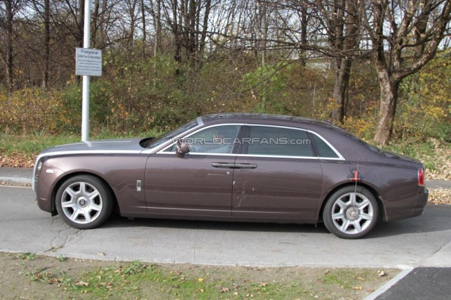 Rolls-Royce-Ghost-Extended-Wheelbase-Spyshot-WCF