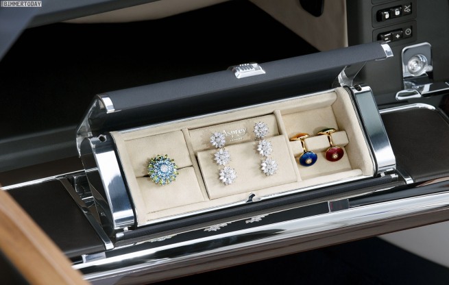 Rolls-Royce-Phantom-Drophead-Coupé-Masterpiece-London-2011-03