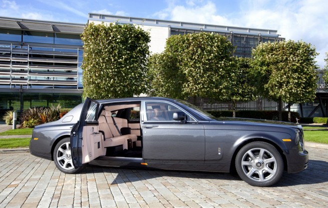 Rolls-Royce-Phantom-Extended-Wheelbase-EWB