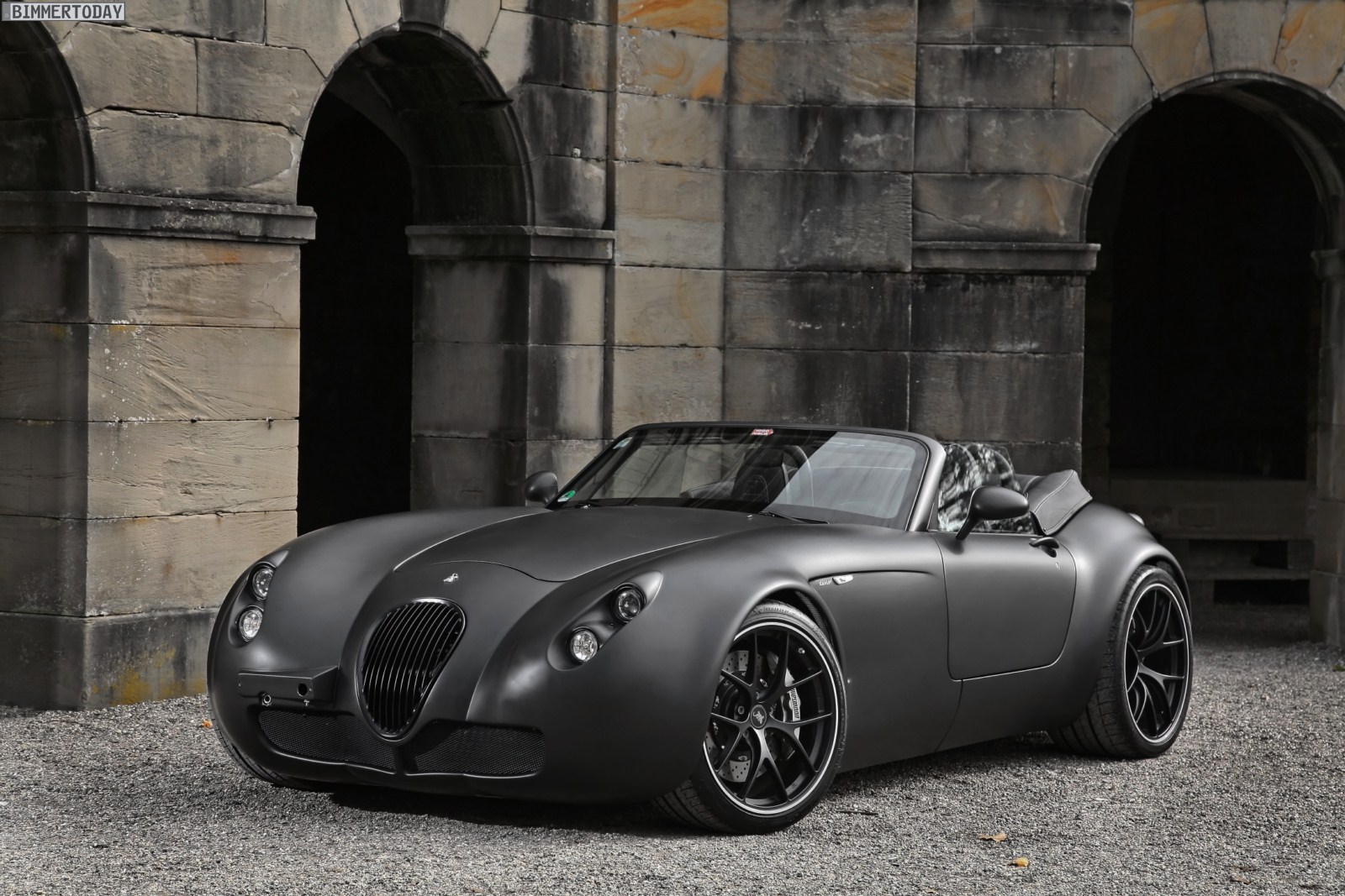 Wiesmann-MF5-V10-SchwabenFolia-Black-Bat-01.jpg
