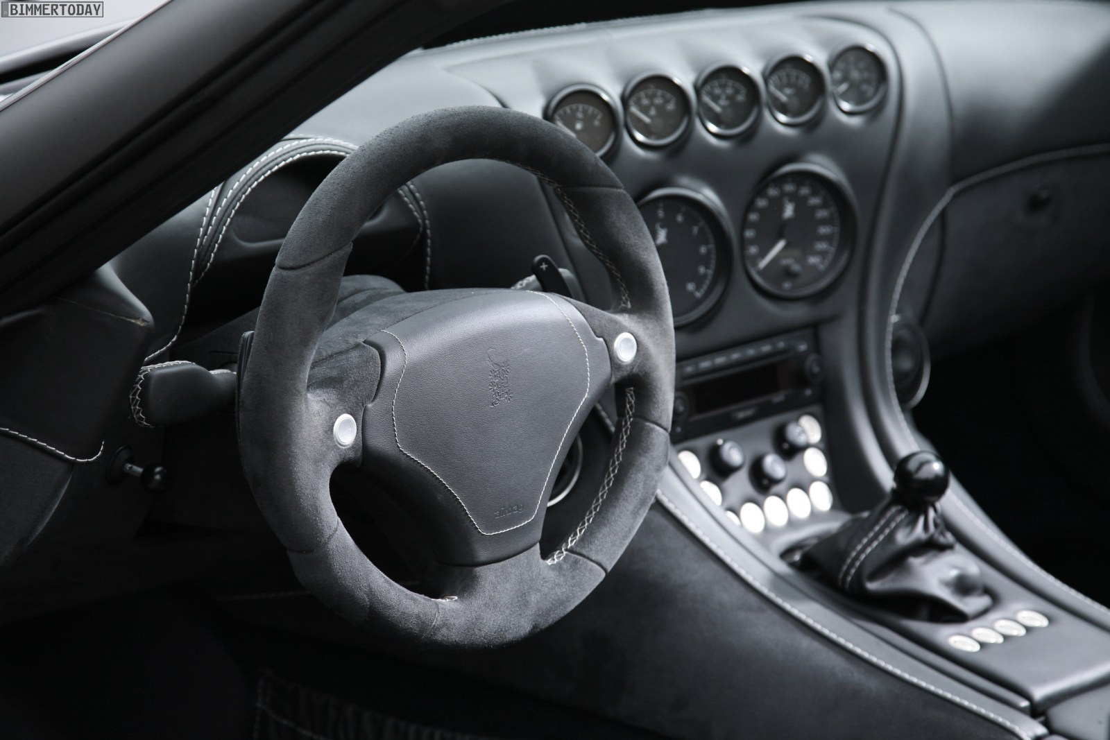 Wiesmann-MF5-V10-SchwabenFolia-Black-Bat-09.jpg